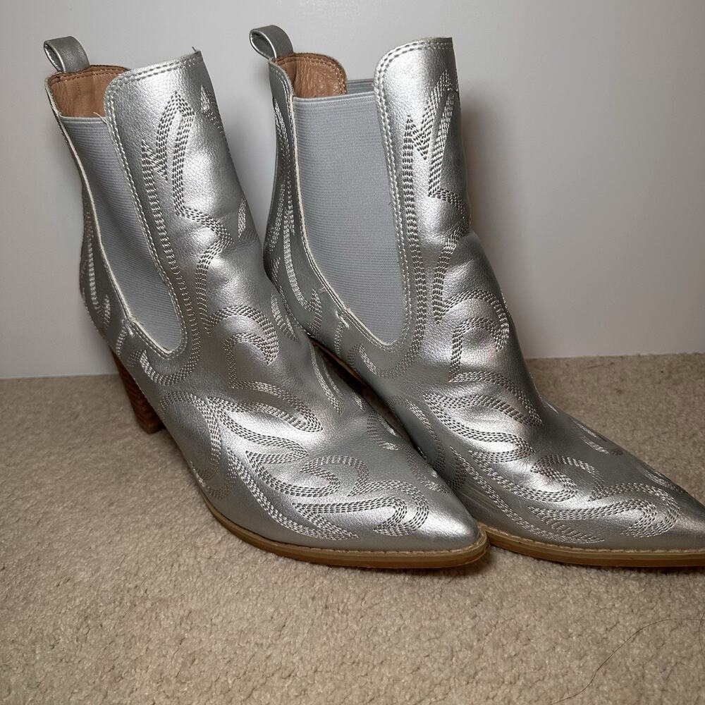 Mi.im Silver country Boots Gently Loved Size 10